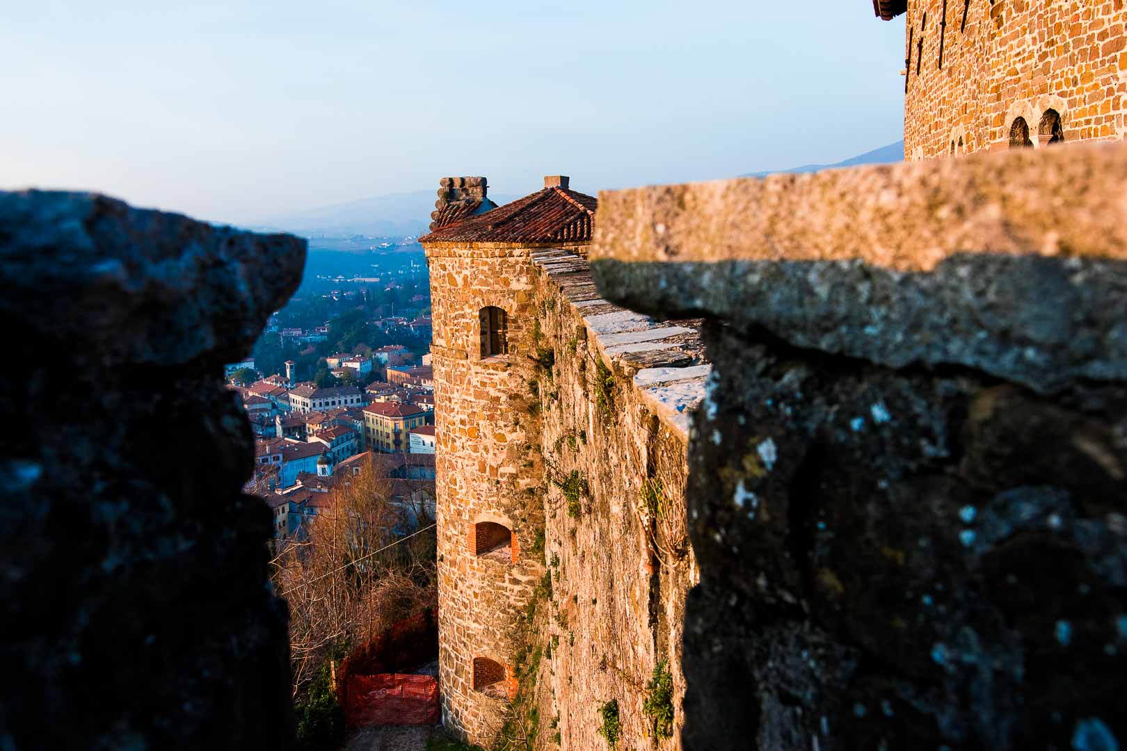 Gorizia - Dettagli interno fortificazioni_torrioni vedute esterne del castello 6